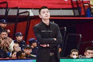 kaiyunapp-杨鸣：得解决对手对持球人以及一些防守策略的办法 我们在寻找