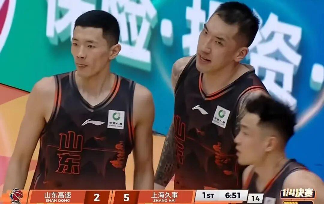 kaiyunapp-上海男篮28分大胜，2-0横扫山东晋级四强，王哲林14+6陶汉林12+7